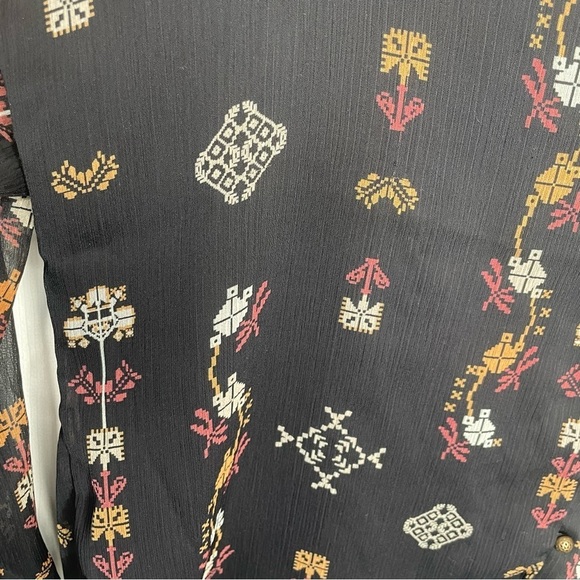 Pilcro Anthropologie Black Aztec Motif Button Down Blouse M - Picture 7 of 13